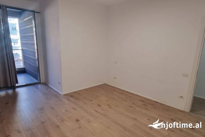 Shtepi me qera Apartament ne Tirane, 2+1, Mobilimi Bosh, pa mobiluar, Pagesa 1,250  Euro.