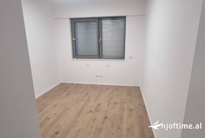 Shtepi me qera 2+1 ne Tirane - 1,250 Euro
