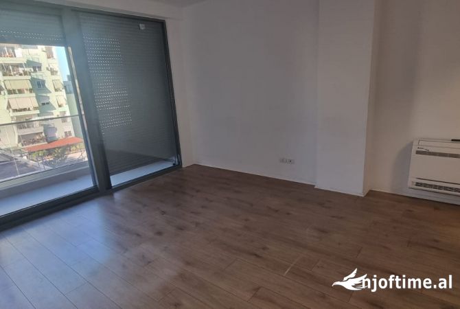 Shtepi me qera 2+1 ne Tirane - 1,250 Euro