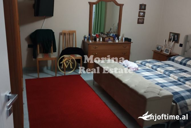 Shtepi ne shitje Vila Luksoze ne Tirane, 5+1, Mobilimi E mobiluar, Pagesa 322,000  Euro.