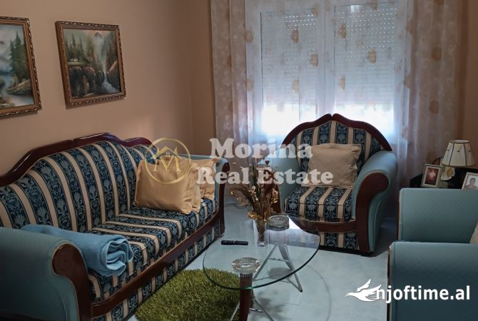 Shtepi ne shitje Vila Luksoze ne Tirane, 5+1, Mobilimi E mobiluar, Pagesa 322,000  Euro.