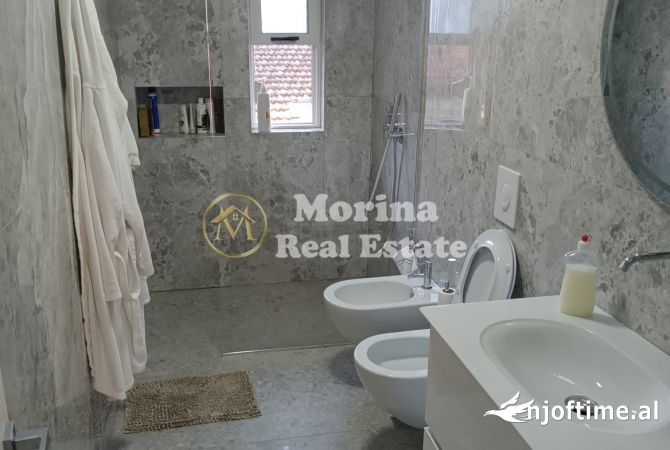 Shtepi ne shitje Vila Luksoze ne Tirane, 5+1, Mobilimi E mobiluar, Pagesa 322,000  Euro.
