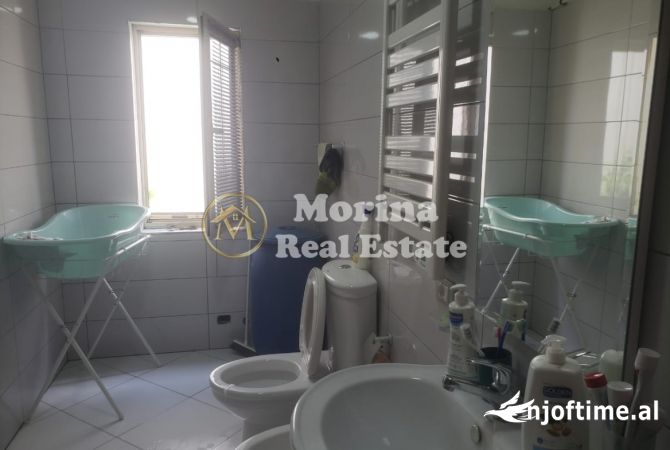 Shtepi ne shitje Vila Luksoze ne Tirane, 5+1, Mobilimi E mobiluar, Pagesa 330,000  Euro.