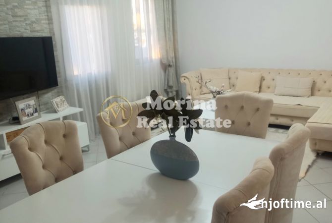 Shtepi ne shitje Vila Luksoze ne Tirane, 7+1, Mobilimi E mobiluar, Pagesa 310,000  Euro.