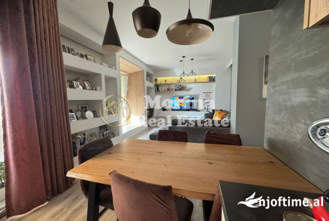 Shtepi ne shitje Apartament ne Tirane, 2+1, Mobilimi E mobiluar, Pagesa 206,000  Euro.