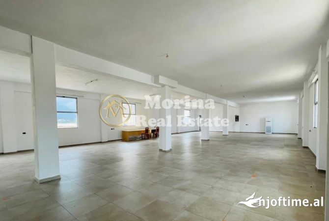 Ambient biznesi me qera 3+1 ne Tirane - 1,200 Euro