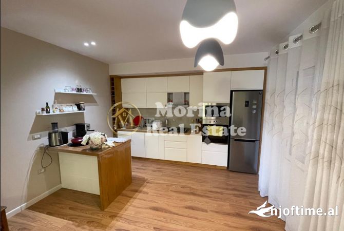 Shtepi me qera 4+1 ne Tirane - 700 Euro