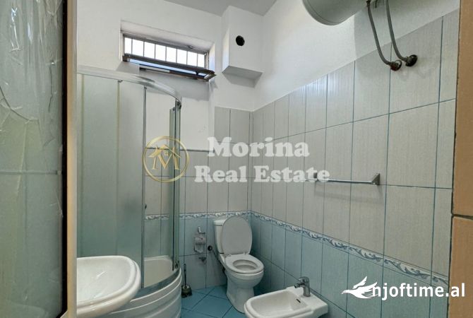 Shtepi ne shitje Vila Luksoze ne Tirane, 4+1, Mobilimi Bosh, pa mobiluar, Pagesa 300,000  Euro.