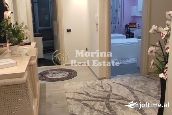 Shtepi ne shitje Apartament ne Tirane, 3+1, Mobilimi E mobiluar, Pagesa 270,000  Euro.