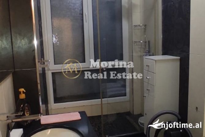 Shtepi ne shitje Apartament ne Tirane, 3+1, Mobilimi E mobiluar, Pagesa 270,000  Euro.