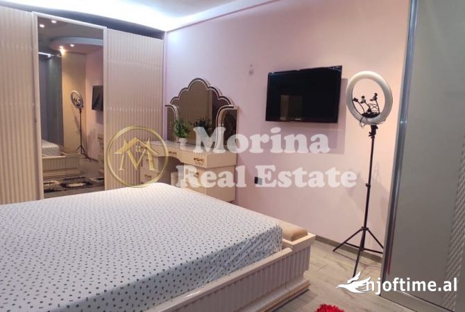Shtepi ne shitje Apartament ne Tirane, 3+1, Mobilimi E mobiluar, Pagesa 270,000  Euro.