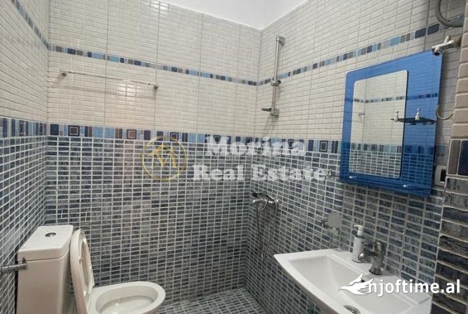 Shtepi ne shitje Apartament ne Tirane, 1+1, Mobilimi E mobiluar, Pagesa 150,000  Euro.