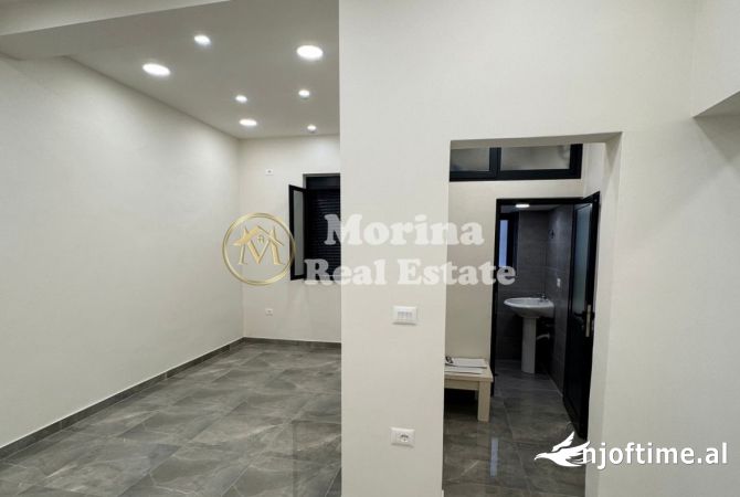 Shitet Ambient Biznesi/Dyqan, te Rruga Sulejman Delvina, 550000 Euro