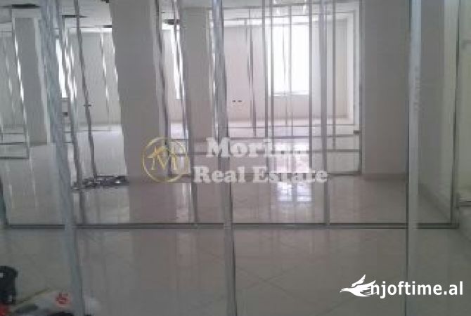 Ambient biznesi me qera 3+1 ne Tirane - 1,000 Euro