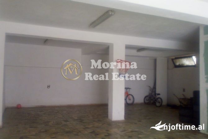 Shtepi me qera 7+1 ne Tirane - 3,500 Euro