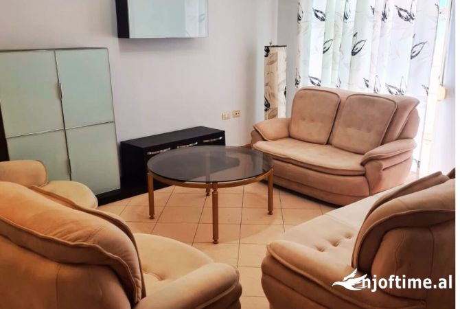 Shtepi me qera 2+1 ne Tirane - 700 Euro