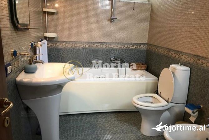 Shtepi ne shitje 4+1 ne Tirane - 800,000 Euro