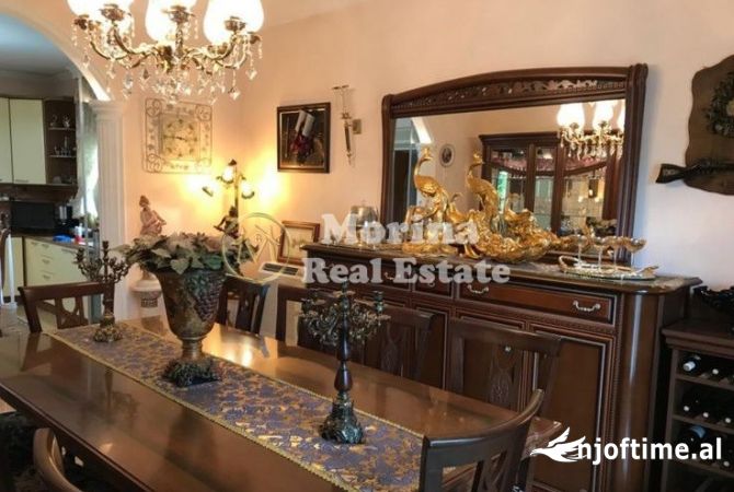 Shtepi ne shitje Vila Luksoze ne Tirane, 4+1, Mobilimi E mobiluar, Pagesa 800,000  Euro.