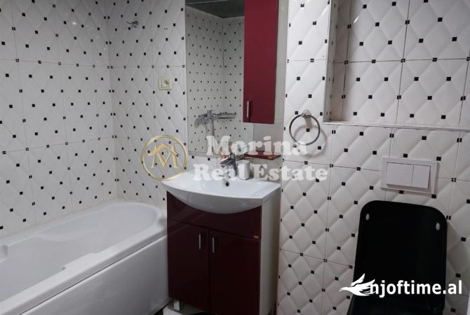 Shtepi me qera 2+1 ne Tirane - 690 Euro