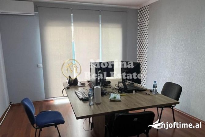 Qera, Ambient Biznesi, Rruga 5 Maj, 1200 Euro/Muaj.