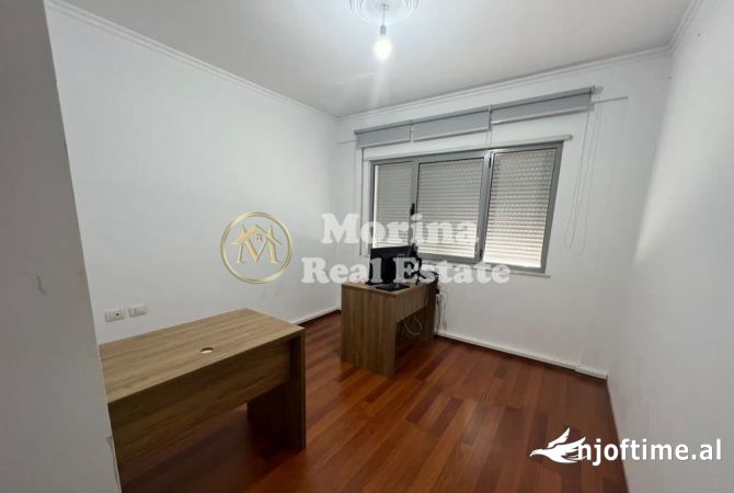 Qera, Ambient Biznesi, Rruga 5 Maj, 1200 Euro/Muaj.