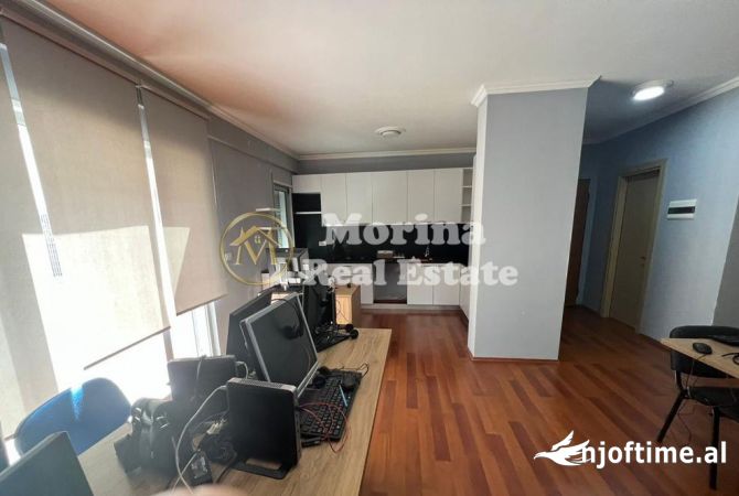 Ambient biznesi me qera 3+1 ne Tirane - 1,200 Euro