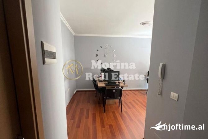 Ambient biznesi me qera 3+1 ne Tirane - 1,200 Euro