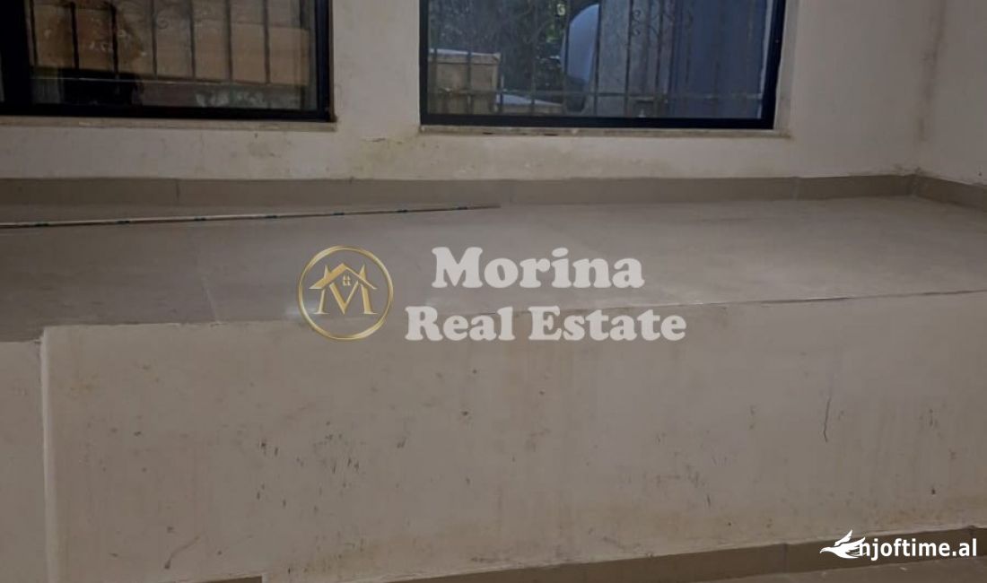 Qera, Ambient Biznesi, Stacioni Trenit, 1200 euro/muaj