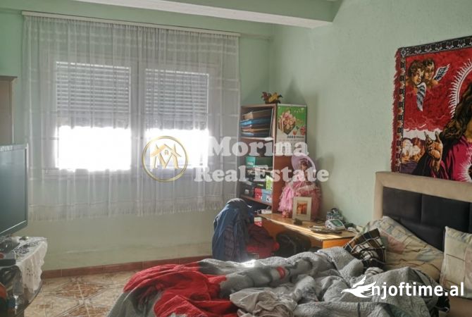 Shtepi me qera Vila Luksoze ne Tirane, 2+1, Mobilimi E mobiluar, Pagesa 1,500  Euro.