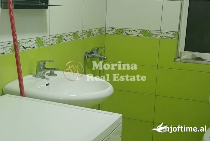 Shtepi me qera Shtepi Private ne Tirane, 3+1, Mobilimi E mobiluar, Pagesa 700  Euro.