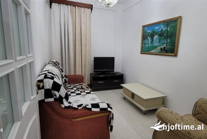 Shtepi me qera 1+1 ne Tirane - 400 Euro