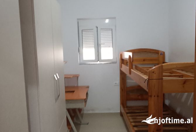 Shtepi me qera Shtepi Private ne Tirane, 2+1, Mobilimi E mobiluar, Pagesa 350  Euro.