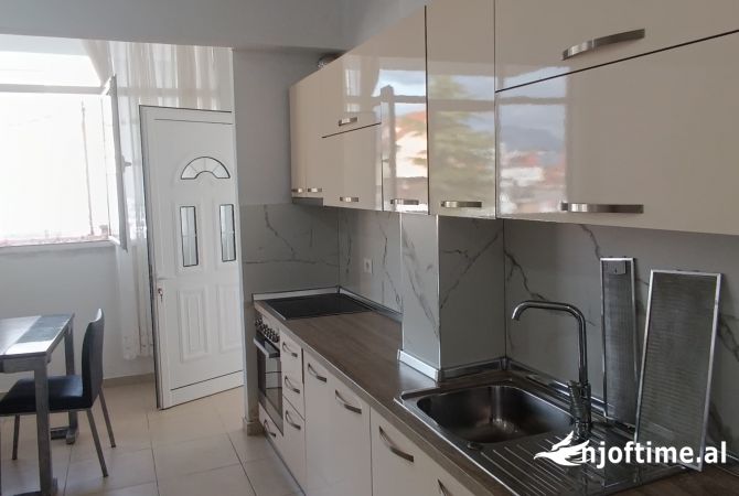 Shtepi me qera 2+1 ne Tirane - 350 Euro