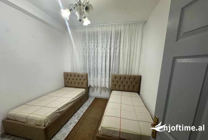 Shtepi me qera Apartament ne Tirane, 2+1, Mobilimi E mobiluar, Pagesa 600  Euro.