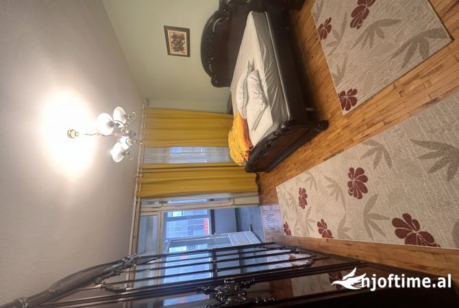 Shtepi me qera Apartament ne Tirane, 1+1, Mobilimi E mobiluar, Pagesa 800  Euro.