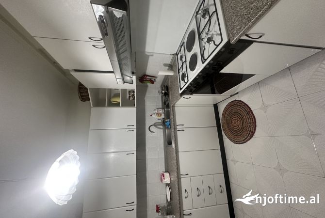 Shtepi me qera Apartament ne Tirane, 1+1, Mobilimi E mobiluar, Pagesa 800  Euro.