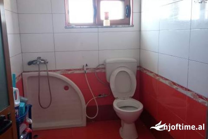 Shtepi me qera Apartament ne Tirane, 2+1, Mobilimi E mobiluar, Pagesa 380  Euro.