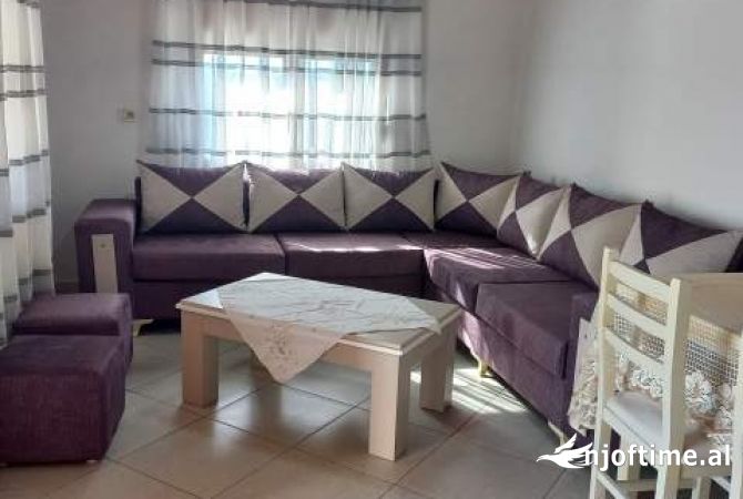 Shtepi me qera 2+1 ne Tirane - 380 Euro