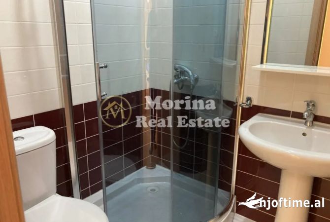 Shtepi me qera Apartament ne Tirane, 2+1, Mobilimi E mobiluar, Pagesa 670  Euro.