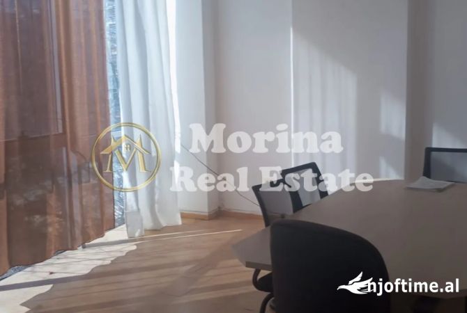 Ambient biznesi me qera 3+1 ne Tirane - 360 Euro