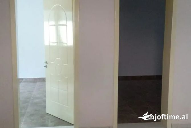 Shtepi me qera 6+1 ne Tirane - 1,600 Euro
