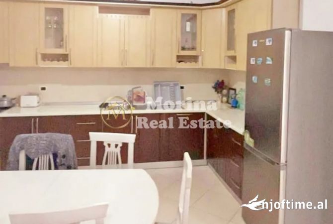 Shtepi me qera Shtepi Private ne Tirane, 3+1, Mobilimi E mobiluar, Pagesa 380  Euro.