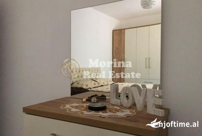 Shtepi me qera Shtepi Private ne Tirane, 3+1, Mobilimi E mobiluar, Pagesa 750  Euro.