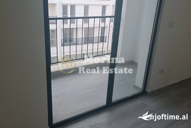 Shtepi me qera Apartament ne Tirane, 3+1, Mobilimi Bosh, pa mobiluar, Pagesa 450  Euro.
