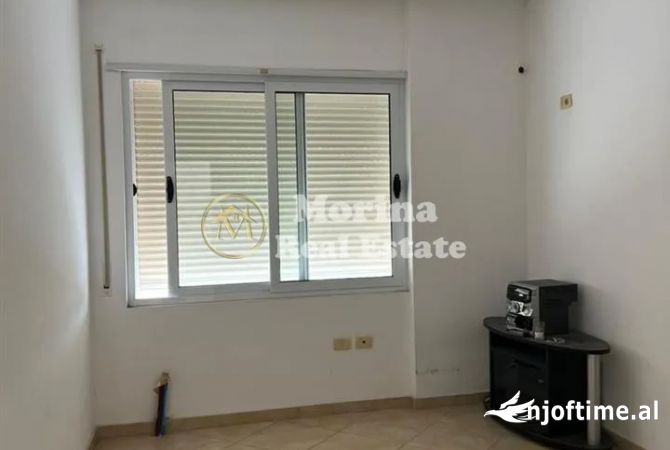 Shtepi me qera 2+1 ne Tirane - 300 Euro