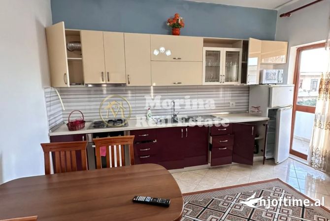 Shtepi me qera Shtepi Private ne Tirane, 2+1, Mobilimi E mobiluar, Pagesa 450  Euro.