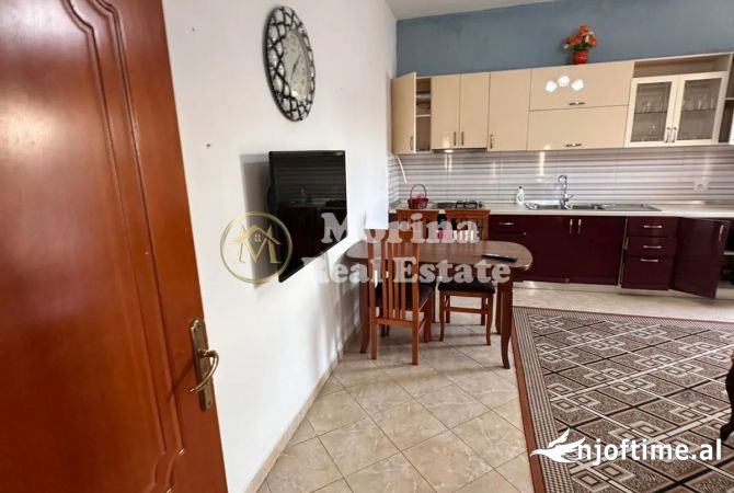 Shtepi me qera Shtepi Private ne Tirane, 2+1, Mobilimi E mobiluar, Pagesa 450  Euro.