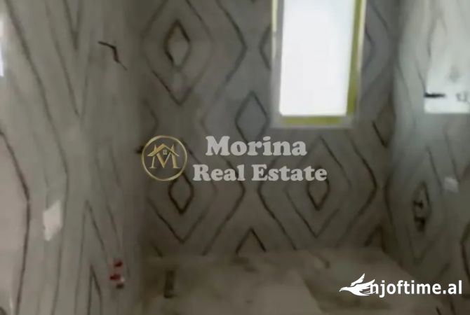 Shtepi ne shitje Apartament ne Tirane, 1+1, Mobilimi Bosh, pa mobiluar, Pagesa 100,000  Euro.