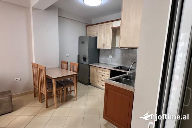 Shtepi me qera 1+1 ne Tirane - 450 Euro