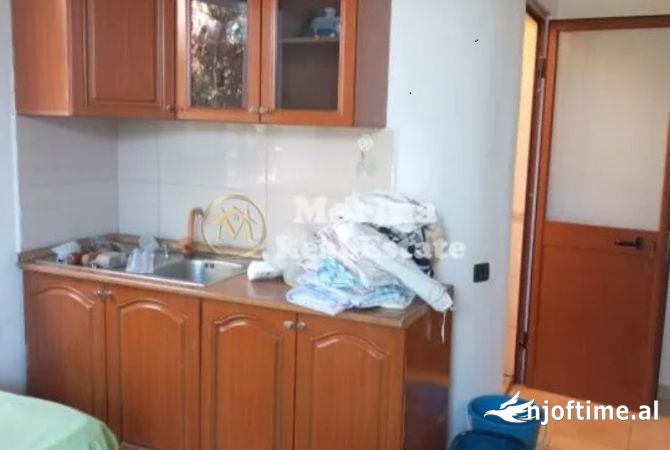Shtepi me qera Garsoniere ne Tirane - 300 Euro